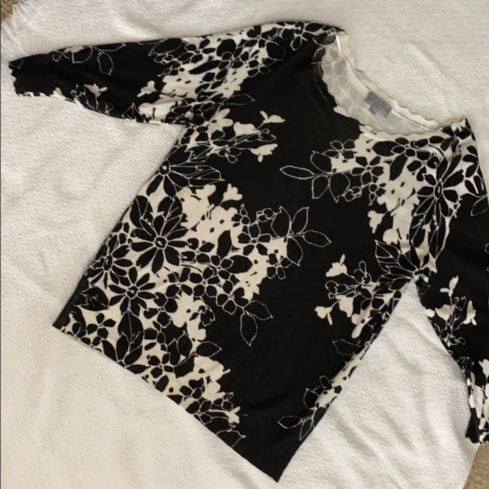 lightweight sweater size petite large  3/4 sleeves